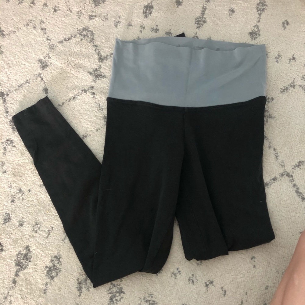 Victoria’s Secret yoga leggings 7/8